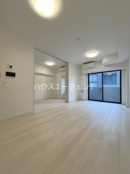 コンフォリア・リヴ西葛西 リビング