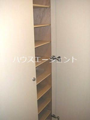 カーロヴィレッタ　Ⅱ 玄関