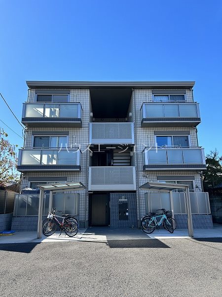 シャルマングーテ 301号室 外観