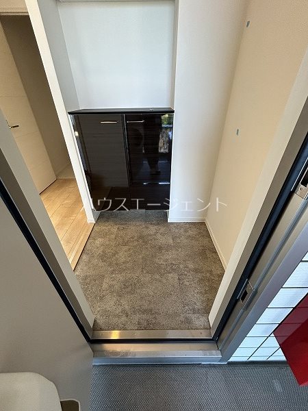 シャルマングーテ 玄関