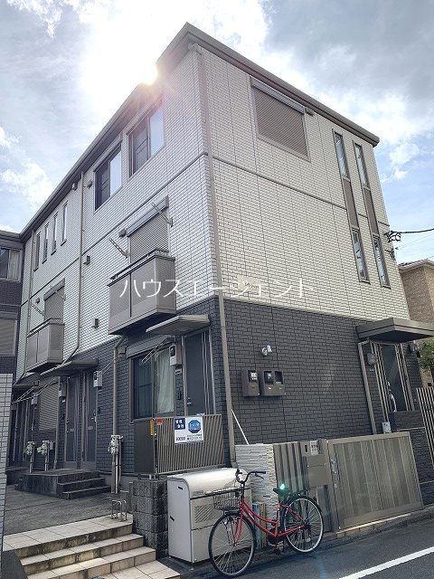 A.page 202号室 外観