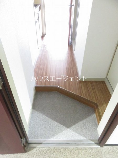 レジデンス仲村 玄関