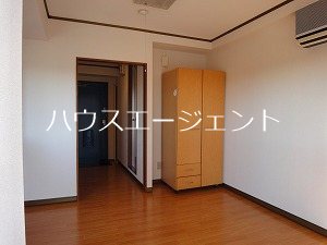 スマイルキングビル ベッドルーム