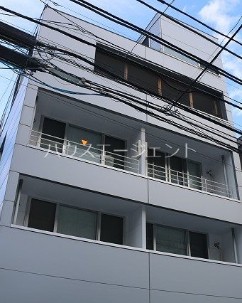 フラットカズン 201号室 外観