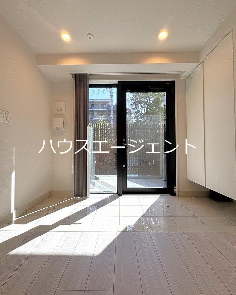 プレディアコート西葛西 玄関