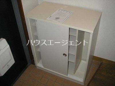 ディアコート３号館 玄関