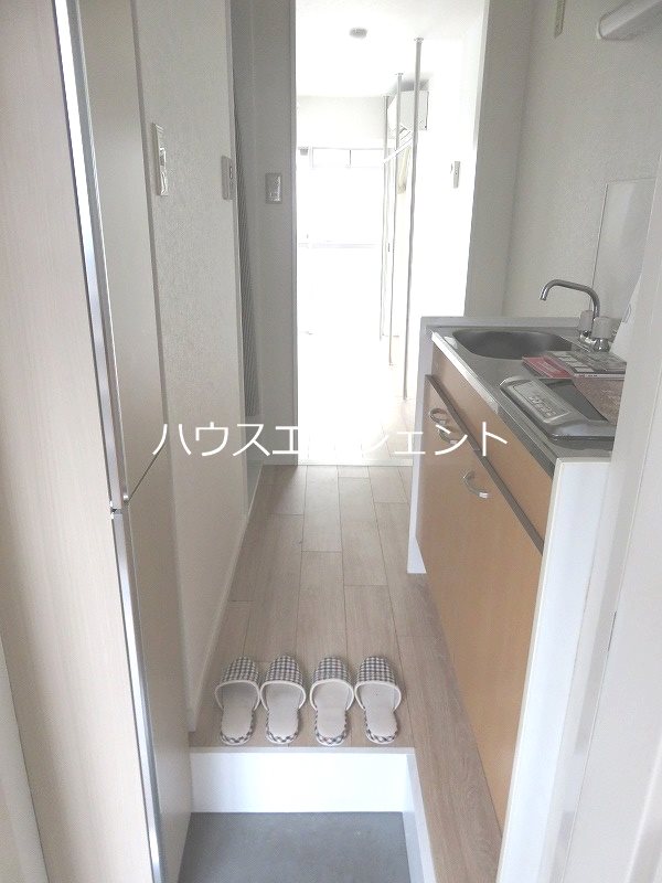 モア３ 玄関