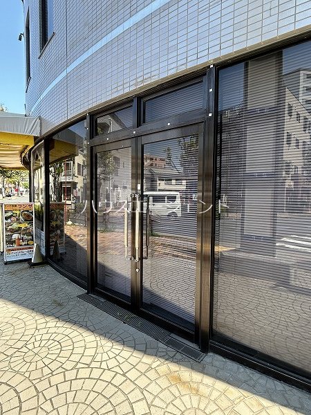 スワロー第2ビル 玄関