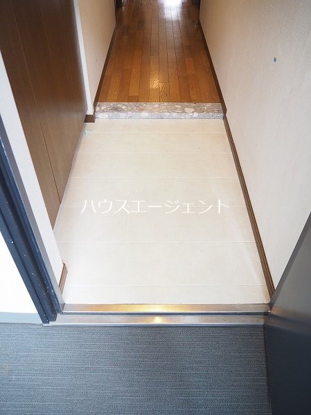 レジディア葛西 玄関