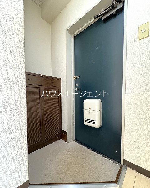 中島ビル 玄関