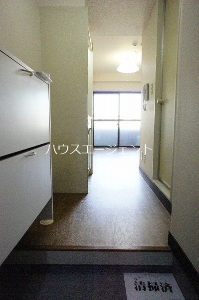 エスクロープラザ 玄関