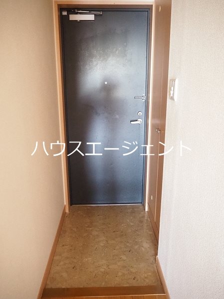 モア・ノーブル 玄関