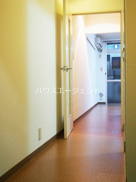 クレセントＳＪ 玄関