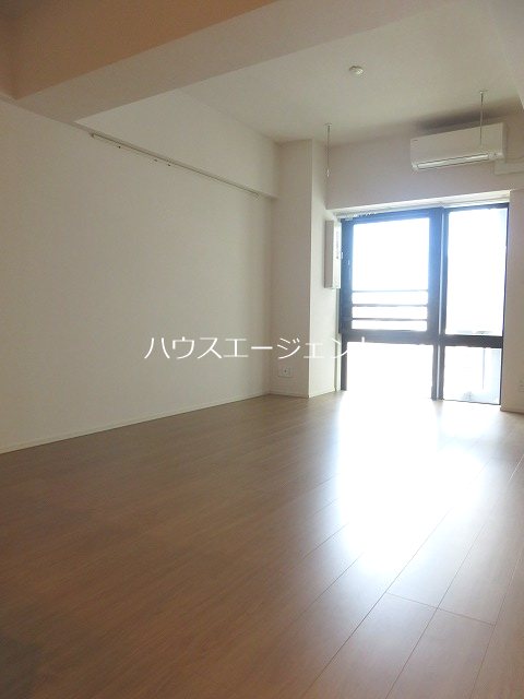 ダーシャモリ リビング