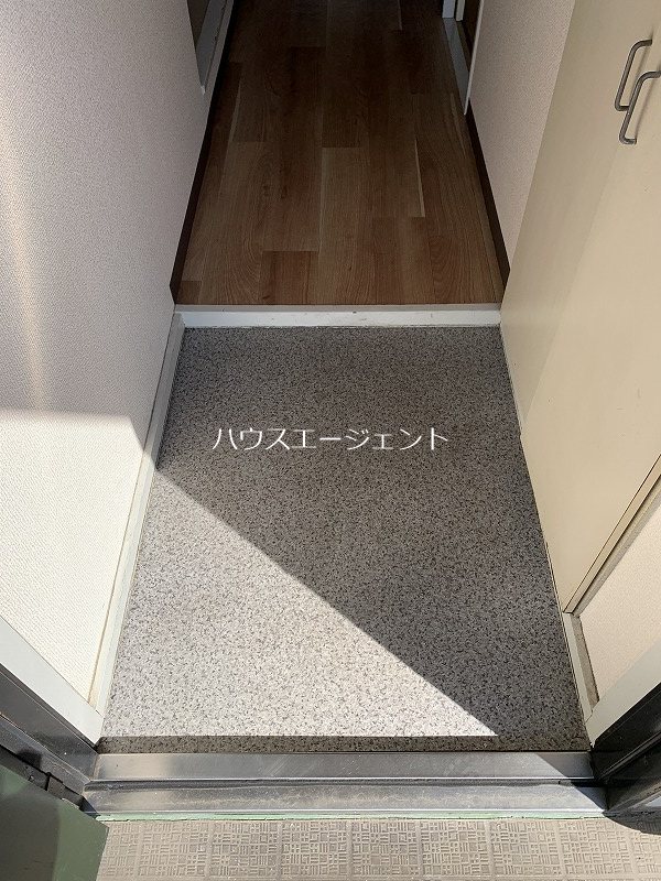 メゾンオンダ 玄関