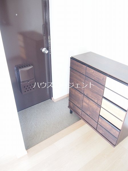 第２林ビル 玄関