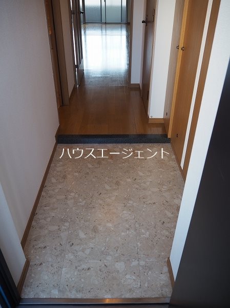 インカウンターマンション 玄関