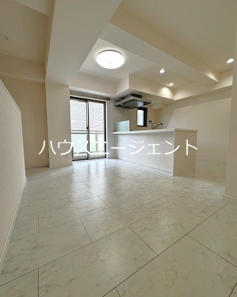 ＷＥＳＴ７ リビング
