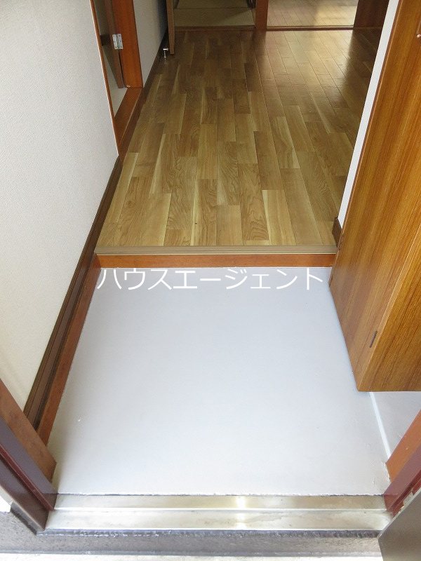 ライジングサン 玄関