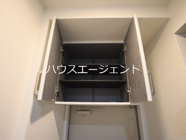 新緑と桜のシャルール 玄関