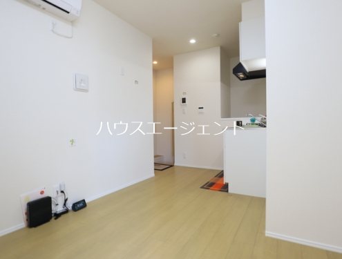 新緑と桜のシャルール 玄関