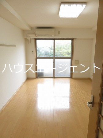 グッドフラットⅢ リビング