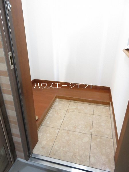 シャンテマキ 玄関