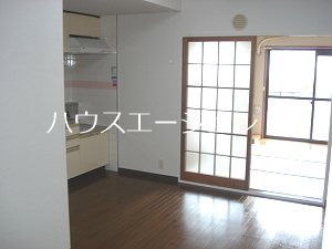 関寅ビル第１ リビング