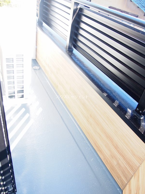 グリシーヌ新田 ベランダ