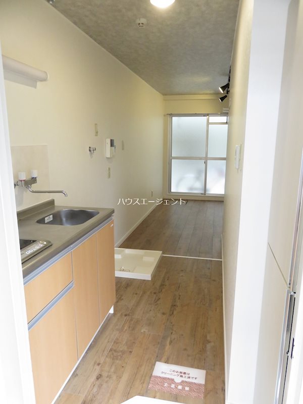 フローラ8 玄関