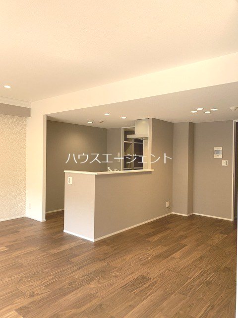 アムカス リビング