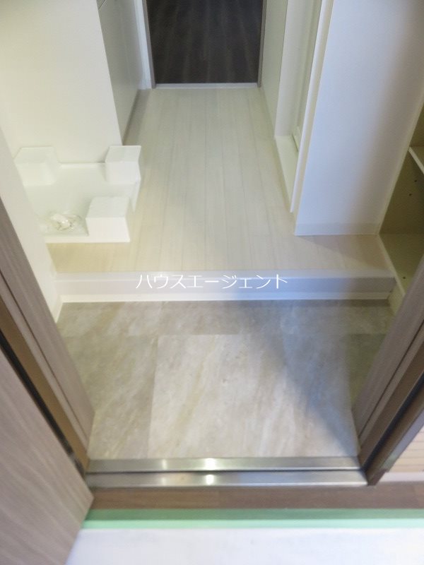 ニューガイアリルーム葛西駅南　No.20 玄関