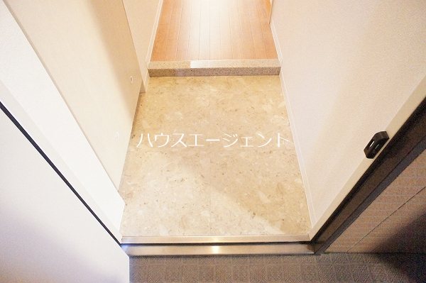 カーロヴィレッタカサイ 玄関