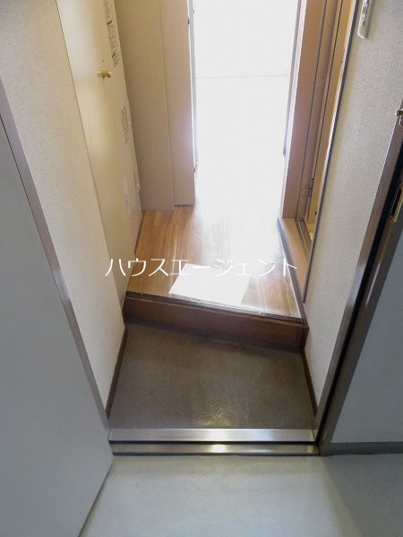 ジャネットビル 玄関