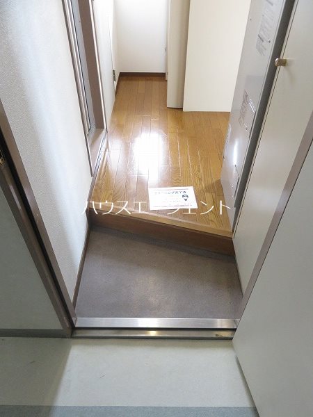 ジャネットビル 玄関