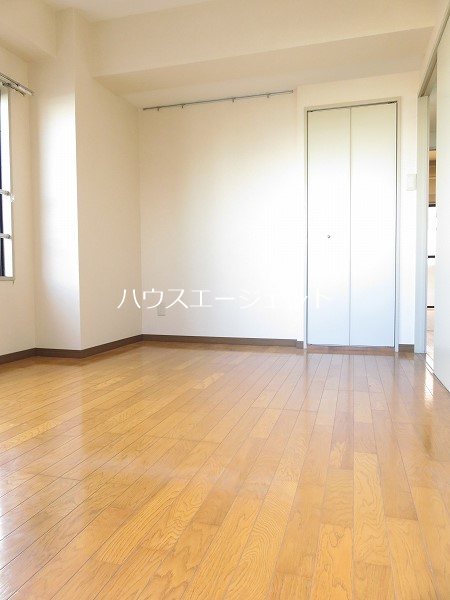 第５マンションカネイ ベッドルーム