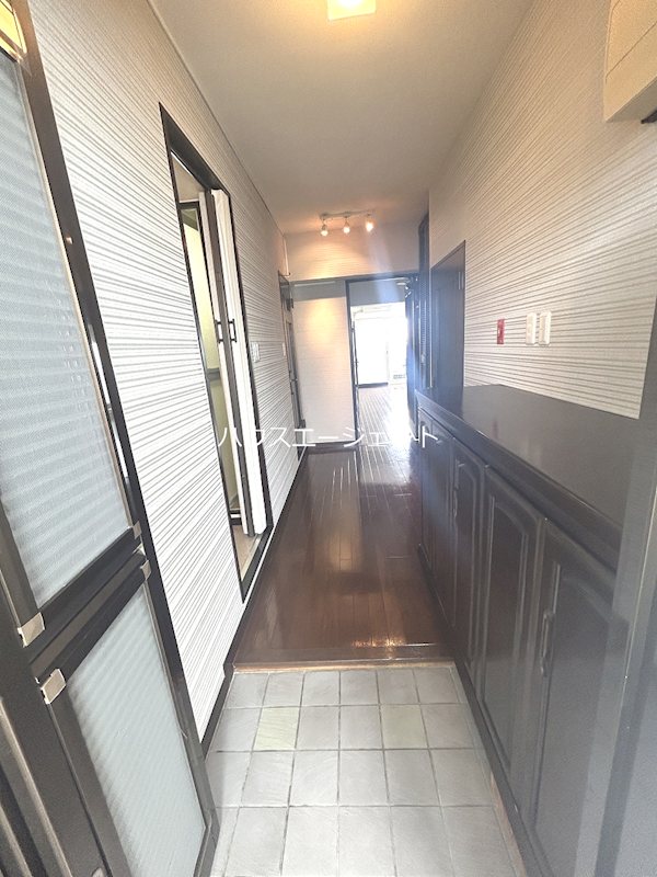 なぎさニュータウン4号棟 玄関