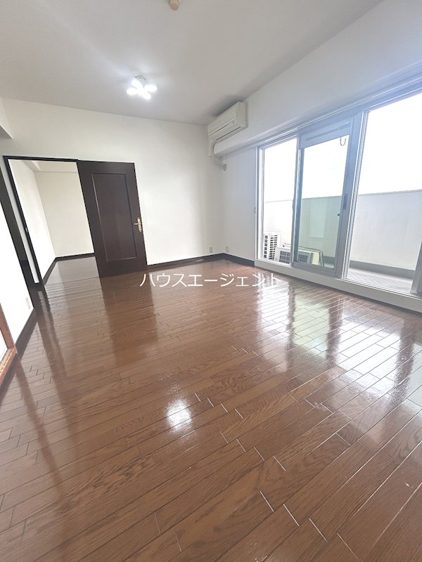 なぎさニュータウン4号棟 リビング