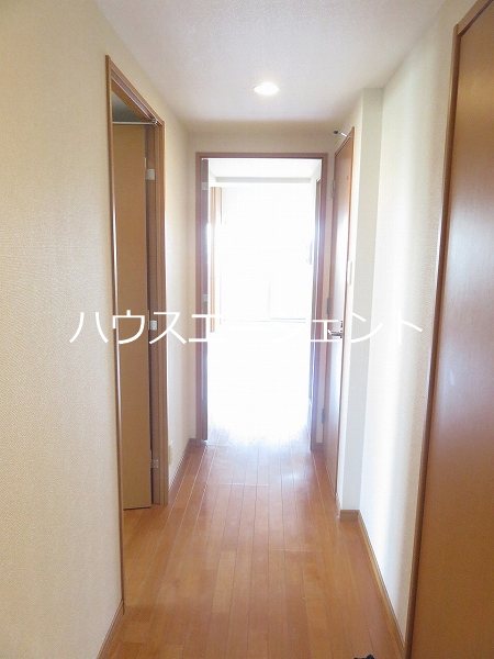 グロリア参番館 玄関