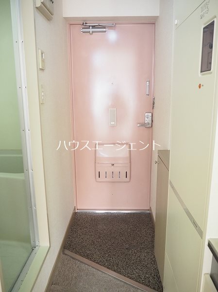 ラ・パイクス6112 玄関