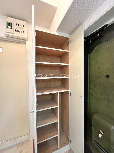 第五サンキビル 玄関