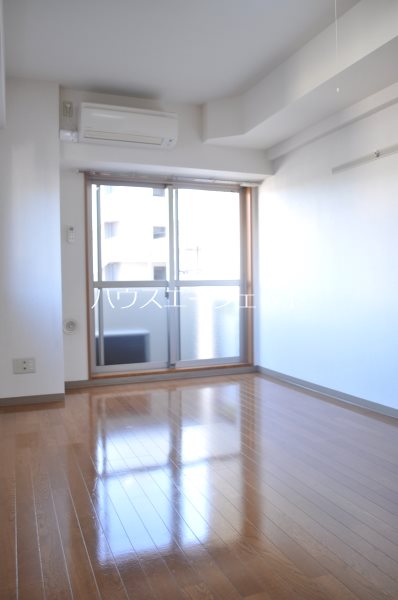 スプリングライト リビング