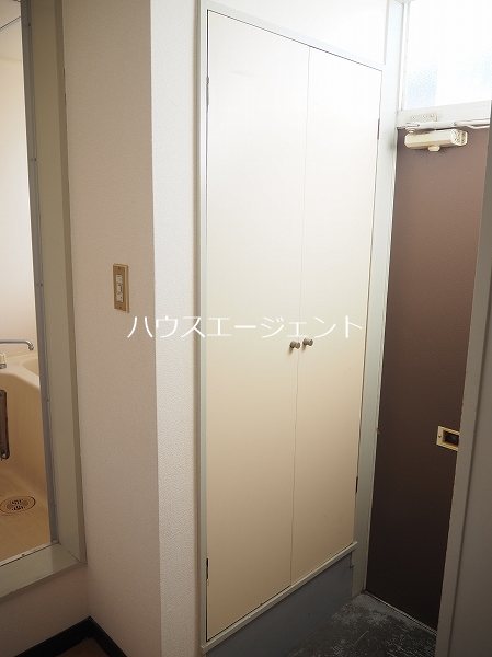 フラワーハイム 玄関