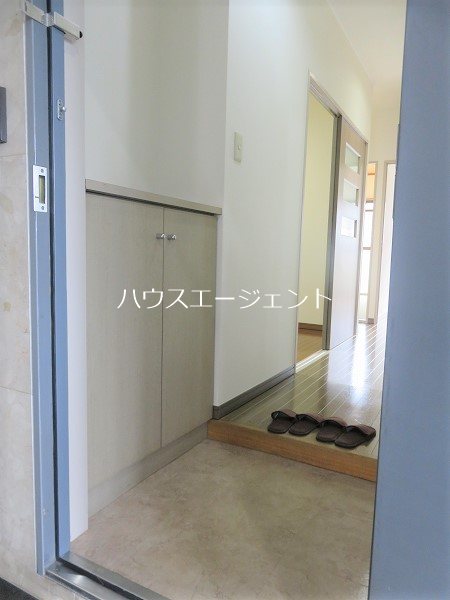 レジデンス中島 玄関