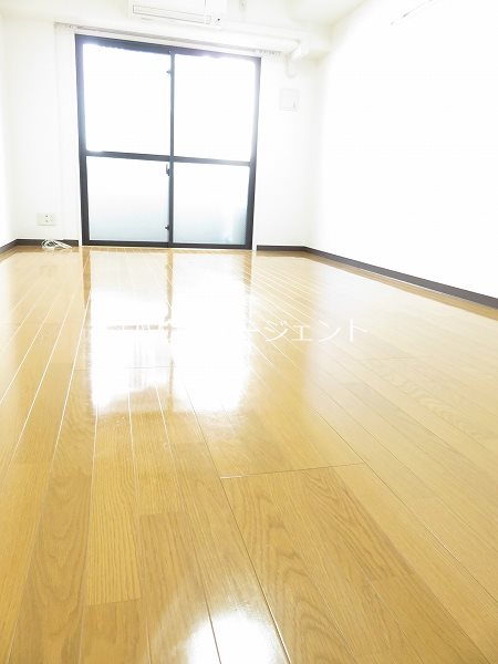 フラット リビング