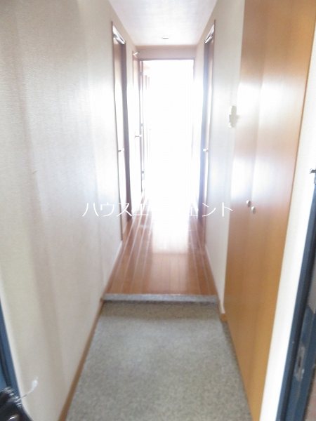 グロリア参番館 玄関