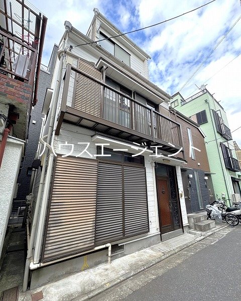 葛西駅徒歩11分。画像は清掃前のものになります。