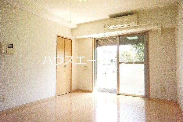 グッドフラットⅢ リビング