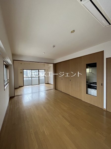 インカウンターマンション リビング