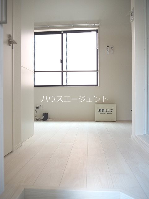 クリエイティブテラス東葛西 リビング